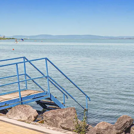 Awesome In W/ Wifi And 3 Bedrooms Ferienhaus Zamárdi